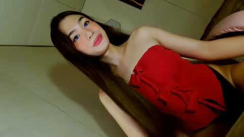 Snapshot of emilyfuckers chatting on October 23, 2025, 11:42 am ariane online show from October 23, 2025, 11:42 am