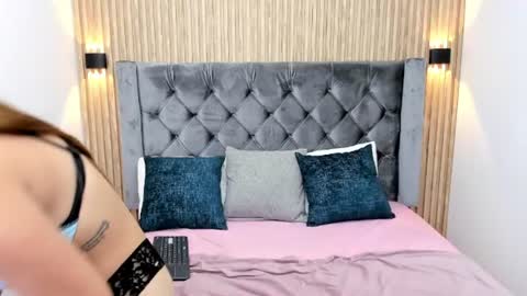 emilygracce online show from June 19, 2026, 12:42 pm