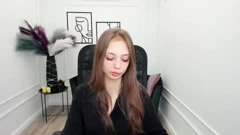 Emily online show from November 19, 2025, 4:23 am