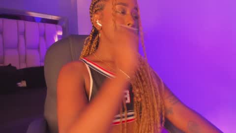 Snapshot of emilyhaan_ chatting on January 26, 2025, 7:41 pm Emily  online show from January 26, 2025, 7:41 pm