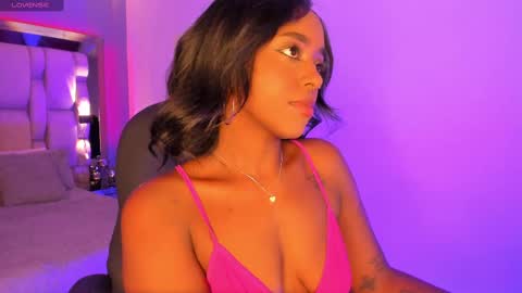 Snapshot of emilyhaan_ chatting on February 24, 2025, 7:30 pm Emily  online show from February 24, 2025, 7:30 pm