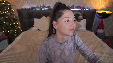 Snapshot of emilyhalls chatting on December 25, 2024, 2:02 pm Emily online show from December 25, 2024, 2:02 pm