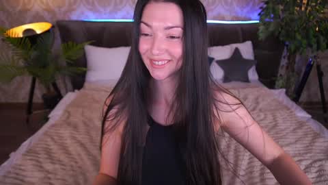 Snapshot of emilyhalls chatting on January 17, 2025, 5:08 pm Emily online show from January 17, 2025, 5:08 pm