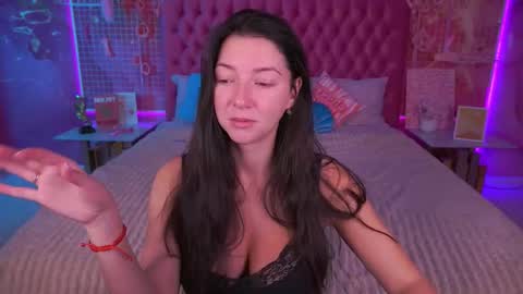 Snapshot of emilyhalls chatting on October 16, 2025, 6:25 am Emily online show from October 16, 2025, 6:25 am