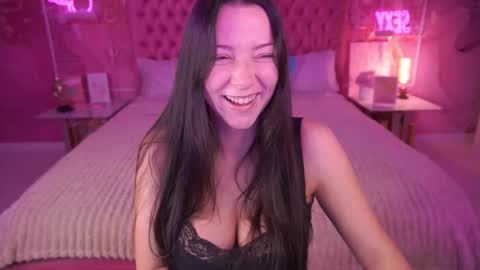 Snapshot of emilyhalls chatting on October 22, 2025, 7:08 am Emily online show from October 22, 2025, 7:08 am