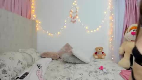 Snapshot of emilyharrix chatting on February 23, 2025, 12:08 am Emily online show from February 23, 2025, 12:08 am