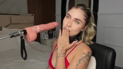 Emily Hendrix online show from January 17, 2025, 11:18 pm