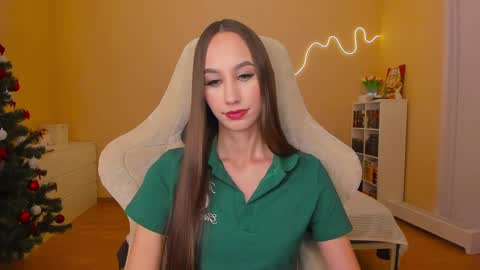 Snapshot of emilyhoston chatting on January 22, 2025, 8:38 pm Alina online show from January 22, 2025, 8:38 pm