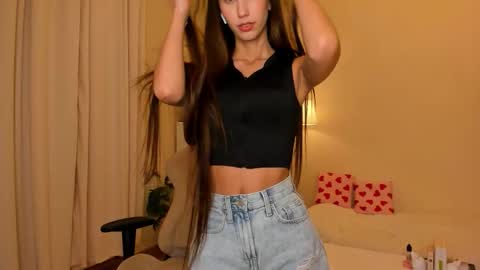 Snapshot of emilyhoston chatting on September 25, 2025, 8:01 pm Alina online show from September 25, 2025, 8:01 pm