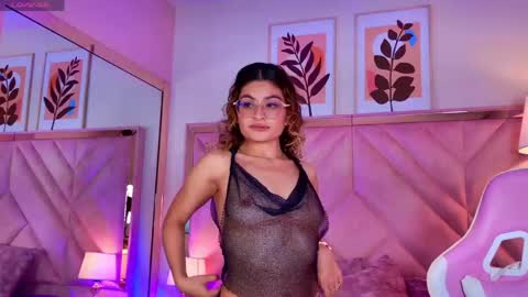 Emilyjonnes  online show from April 11, 2026, 10:14 pm