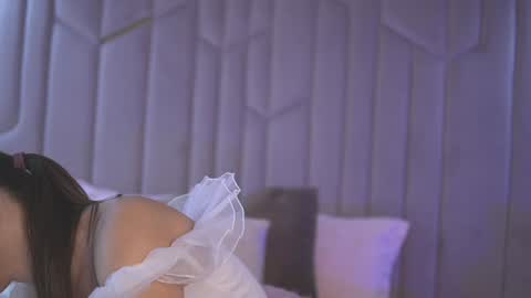 Emily online show from January 6, 2025, 1:19 pm