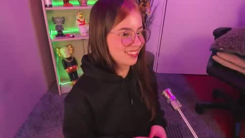 Snapshot of emilykarterr chatting on January 4, 2025, 4:00 pm VALEEEN online show from January 4, 2025, 4:00 pm