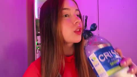 Snapshot of emilykarterr chatting on January 9, 2025, 3:44 pm VALEEEN online show from January 9, 2025, 3:44 pm