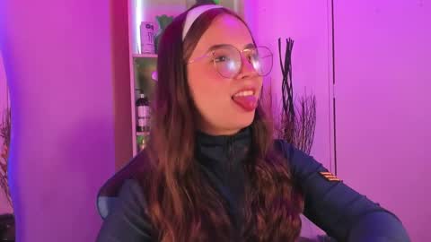 Snapshot of emilykarterr chatting on January 18, 2025, 3:38 pm VALEEEN online show from January 18, 2025, 3:38 pm