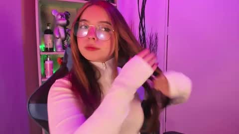 Snapshot of emilykarterr chatting on February 1, 2025, 3:50 pm VALEEEN online show from February 1, 2025, 3:50 pm
