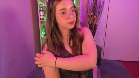 Snapshot of emilykarterr chatting on February 12, 2025, 7:02 pm VALEEEN online show from February 12, 2025, 7:02 pm