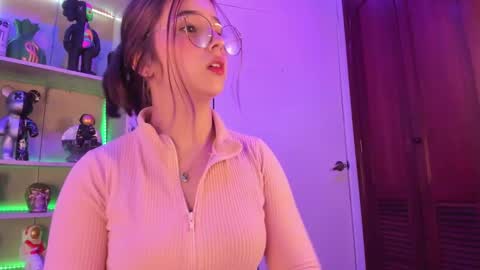 Snapshot of emilykarterr chatting on March 1, 2025, 8:21 pm VALEEEN online show from March 1, 2025, 8:21 pm