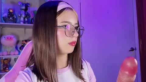 Snapshot of emilykarterr chatting on October 11, 2025, 5:11 pm VALEEEN online show from October 11, 2025, 5:11 pm