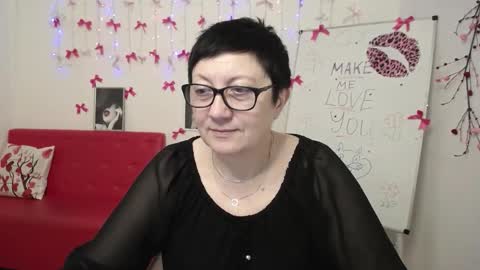 Snapshot of emilyl0vee chatting on March 2, 2026, 6:37 pm Emily online show from March 2, 2026, 6:37 pm