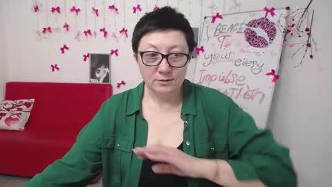 Snapshot of emilyl0vee chatting on March 16, 2026, 6:23 pm Emily online show from March 16, 2026, 6:23 pm