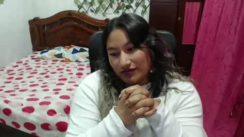 Snapshot of emilylove14 chatting on December 24, 2024, 11:55 pm Emily Cortez online show from December 24, 2024, 11:55 pm