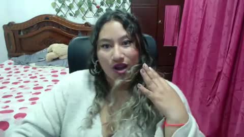 Snapshot of emilylove14 chatting on January 4, 2025, 3:18 am Emily Cortez online show from January 4, 2025, 3:18 am