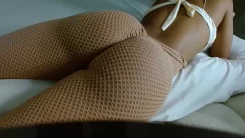 emily monrro online show from November 16, 2025, 2:39 am