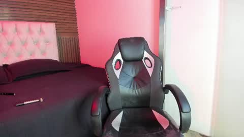 emilymora1_ online show from June 12, 2026, 4:44 am