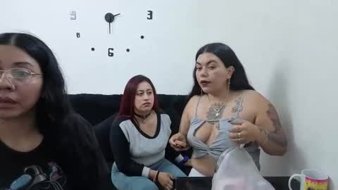 Snapshot of emilyriskhot chatting on May 9, 2026, 5:40 pm emily friends online show from May 9, 2026, 5:40 pm
