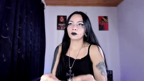 Snapshot of emilyrymer chatting on June 1, 2026, 5:36 pm Emily Support me to have 100 likes plx online show from June 1, 2026, 5:36 pm