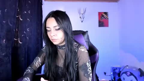 Snapshot of emilyrymer chatting on July 31, 2026, 5:56 pm Emily Support me to have 100 likes plx online show from July 31, 2026, 5:56 pm