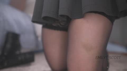 Snapshot of emilys_scott chatting on May 18, 2026, 2:01 pm Emy online show from May 18, 2026, 2:01 pm