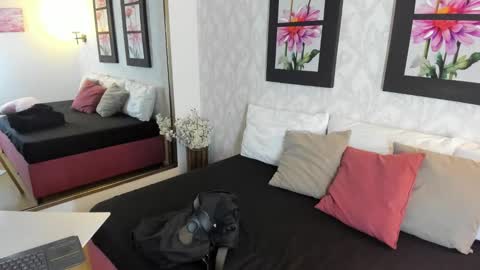 Summer 3 online show from October 11, 2025, 2:48 pm