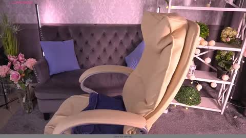 Snapshot of emilysunshines chatting on March 1, 2025, 9:59 pm  MY NAME IS Emily WELCOME EVERYONE I WILL BE HAPPY TO GIVE YOU WHAT YOU HAVE DREAMED OF FOR SO LONG online show from March 1, 2025, 9:59 pm