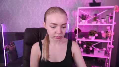 Snapshot of emilysunshines chatting on September 25, 2025, 6:06 am  MY NAME IS Emily WELCOME EVERYONE I WILL BE HAPPY TO GIVE YOU WHAT YOU HAVE DREAMED OF FOR SO LONG online show from September 25, 2025, 6:06 am