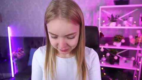 Snapshot of emilysunshines chatting on October 2, 2025, 7:04 am  MY NAME IS Emily WELCOME EVERYONE I WILL BE HAPPY TO GIVE YOU WHAT YOU HAVE DREAMED OF FOR SO LONG online show from October 2, 2025, 7:04 am