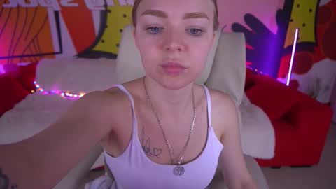 Snapshot of emilysunshines chatting on October 6, 2025, 8:56 am  MY NAME IS Emily WELCOME EVERYONE I WILL BE HAPPY TO GIVE YOU WHAT YOU HAVE DREAMED OF FOR SO LONG online show from October 6, 2025, 8:56 am