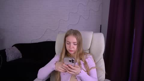 Snapshot of emilysunshines chatting on October 19, 2025, 6:14 am  MY NAME IS Emily WELCOME EVERYONE I WILL BE HAPPY TO GIVE YOU WHAT YOU HAVE DREAMED OF FOR SO LONG online show from October 19, 2025, 6:14 am