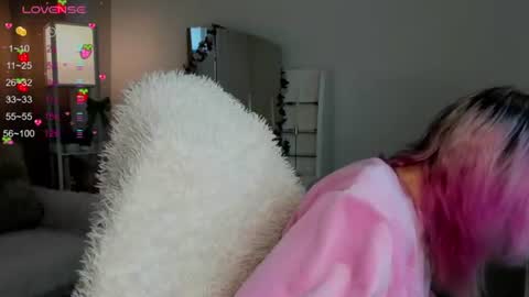 Snapshot of emilytrase chatting on July 12, 2026, 1:07 am Betty online show from July 12, 2026, 1:07 am
