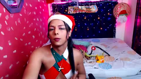 Snapshot of emilytssweet chatting on December 28, 2024, 11:26 pm Emily online show from December 28, 2024, 11:26 pm