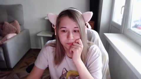 Snapshot of emilyway chatting on June 15, 2026, 8:38 am emilyway online show from June 15, 2026, 8:38 am