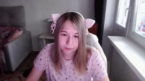 Snapshot of emilyway chatting on June 20, 2026, 10:29 am emilyway online show from June 20, 2026, 10:29 am