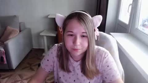 Snapshot of emilyway chatting on July 10, 2026, 10:07 am emilyway online show from July 10, 2026, 10:07 am
