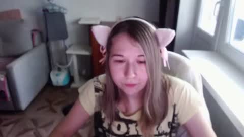 Snapshot of emilyway chatting on August 3, 2026, 6:23 am emilyway online show from August 3, 2026, 6:23 am