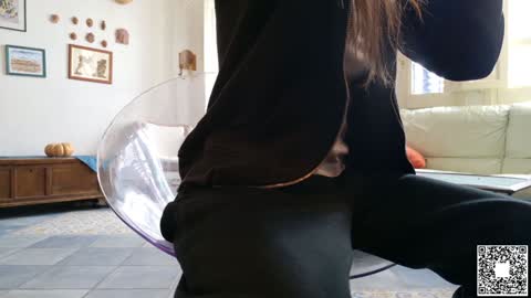 Snapshot of emilyweed chatting on December 2, 2024, 8:52 am Emily ----  online show from December 2, 2024, 8:52 am