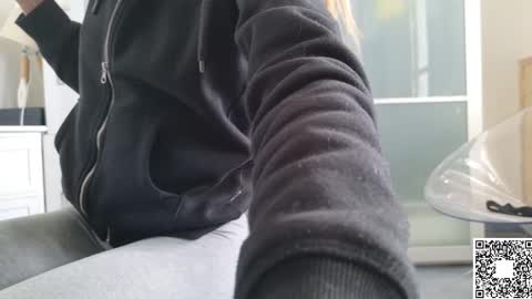 Snapshot of emilyweed chatting on February 17, 2025, 9:35 am Emily ----  online show from February 17, 2025, 9:35 am