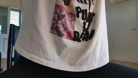 Snapshot of emilyweed chatting on October 29, 2025, 11:56 am Emily ----  online show from October 29, 2025, 11:56 am