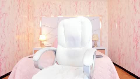 Emily  2200 - 600GMT-5 online show from February 20, 2026, 9:04 pm