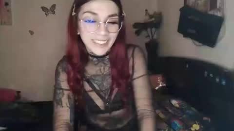 Snapshot of emilywhitee_ chatting on February 26, 2026, 2:32 am Valentina independent model online show from February 26, 2026, 2:32 am