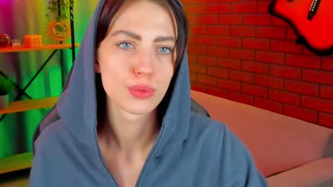 Snapshot of emilywiled chatting on December 5, 2024, 9:17 am Emily online show from December 5, 2024, 9:17 am